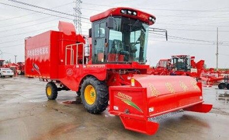 春明4MZJ-300自走式落地棉捡拾收获机