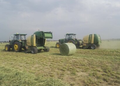 科罗尼Comprima F155XC圆捆捡拾压捆机