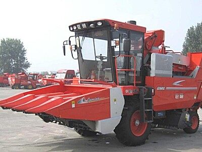 巨明4YZP-4M(688)(G4)型自走式玉米收获机