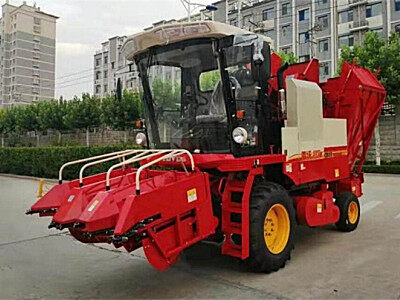 雷沃谷神CD03(4YZ-3H2)（G4）自走式玉米收割机