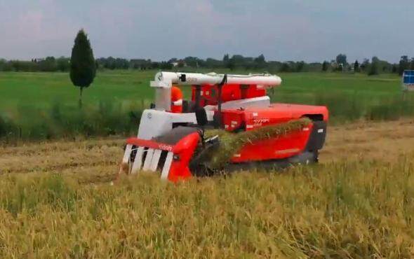 久保田国四半喂入收割机宣传视频