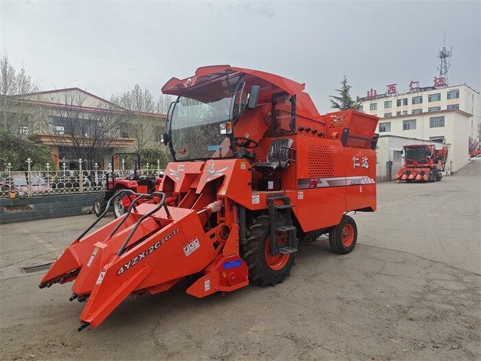 仁达4YZX-2C（4G）自走式玉米收割机