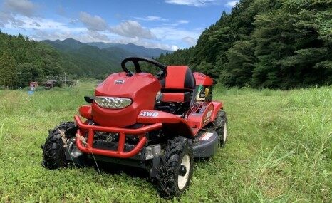 吉福瑞R9824FB乘坐式四驱割草机