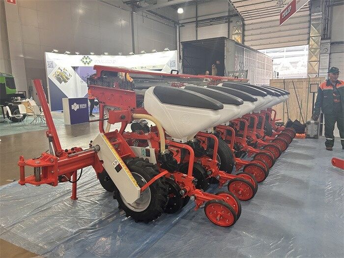 顺源2BMQ-8气吸播种机(俄罗斯机型)