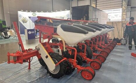 顺源2BMQ-8气吸播种机(俄罗斯机型)