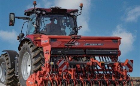 库恩SITERA 330条播机+HR3004驱动耙组合作业