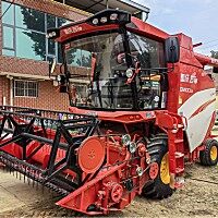 雷沃4LZ-10M7自走式谷物联合收割机