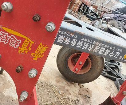 华夏1504轮式拖拉机