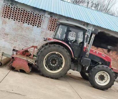 华夏1504轮式拖拉机