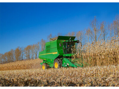 约翰迪尔C2 400联合收割机