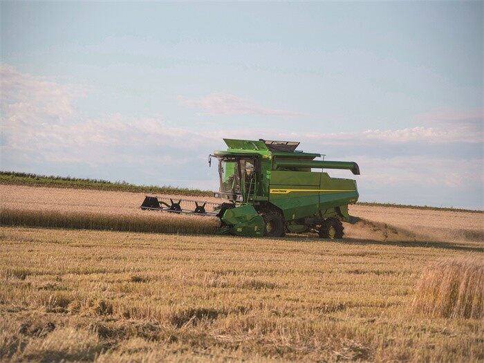 约翰迪尔C230联合收割机