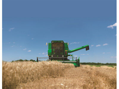 约翰迪尔W100联合收割机