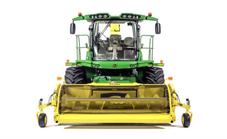 约翰迪尔8200自走式青贮收获机