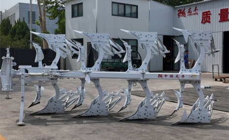 龙丰L系列1LYFT-450液压调幅翻转犁