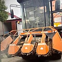 哈克4YZB-4自走式玉米收获机