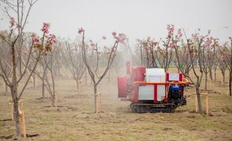 吉峰牌3WZGF-400L遥控履带式风送喷雾机(油动版)