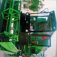 约翰迪尔c100联合收割机