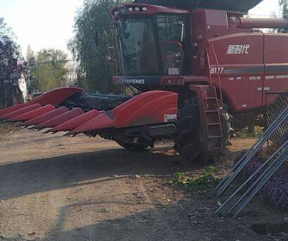 新时代4YZL-6S(8177)自走式玉米籽粒联合收获机