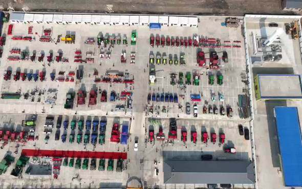 东方红家族亮相中俄环兴凯湖2025农机产品招商对接会,赢得俄罗斯远东地区种植大户点赞