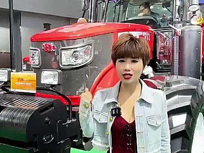 姐妹花逛展会—新品抢先看 东方红LXA2304-1拖拉机