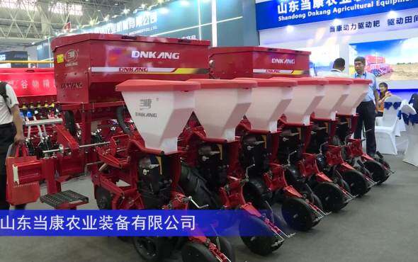 当康6行气吸式播种机