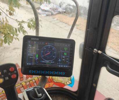 勇猛4YZ-4EQ1自走式玉米收获机