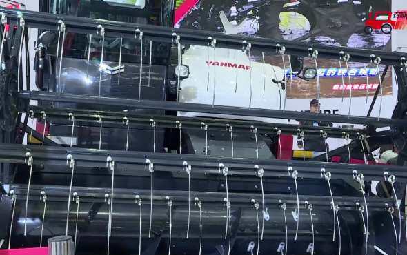 洋马YH1180R全喂入收割机—驻马店全国农机展