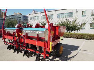 美诺1240B马铃薯种植机产品介绍