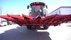 勇猛机械4YZ-6A15自走式玉米收获机