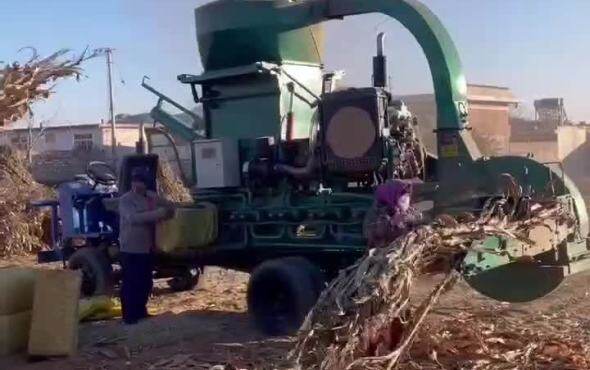 鑫万达YK-70-A25秸秆压捆机作业视频4