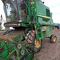 JohnDeere 约翰迪尔W230收割机