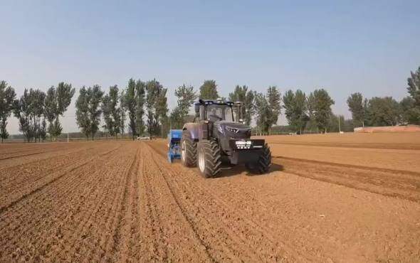 新疆双剑耙播一体机工作视频