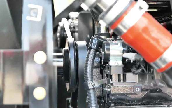 东方红LF2204无人驾驶作业视频