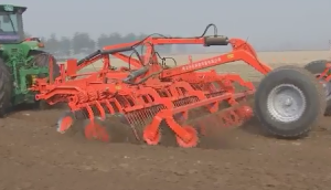 河北中友耕整地机械工作视频