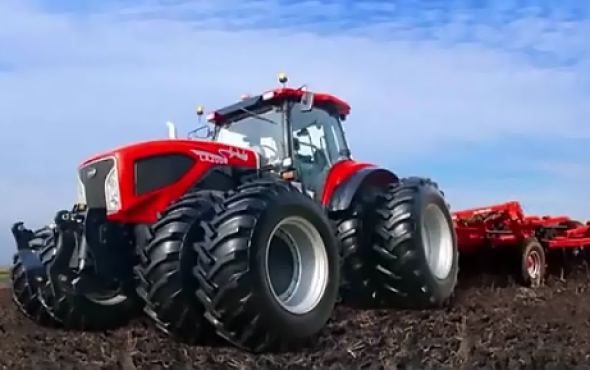 东方红LF2204大马力拖拉机评测