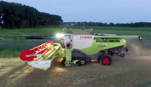 科乐收780大型联合收割机作业视频