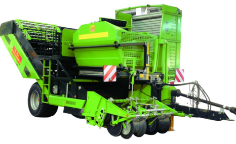 东方红4UQ-2牵引式马铃薯收获机