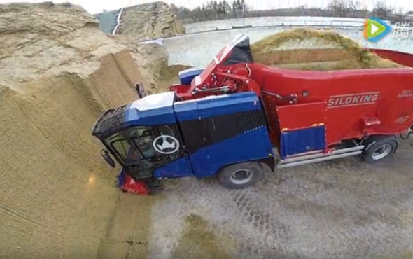 斯诺金SelfLine System 500自走饲料搅拌车