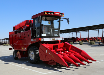 勇猛4YZ-4J1/K1/L1自走式玉米收获机