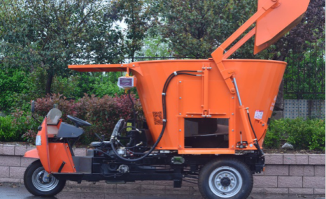 青岛矫杰MITMR-04A自走式饲料搅拌车